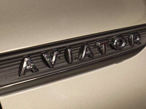 Used 2023 Lincoln Aviator Reserve w/ Equipment Group 201A AWD/4WD image 40