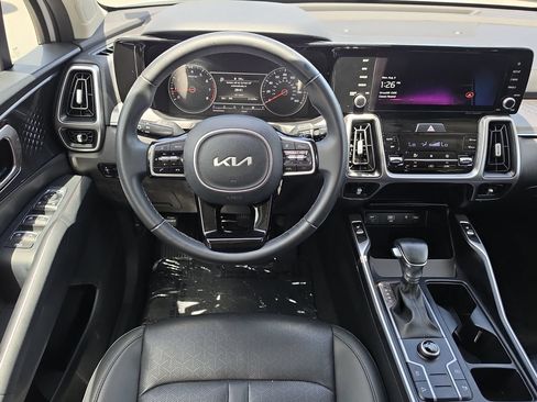Used 2023 Kia Sorento S w/ Panoramic Sunroof Package FWD image 8