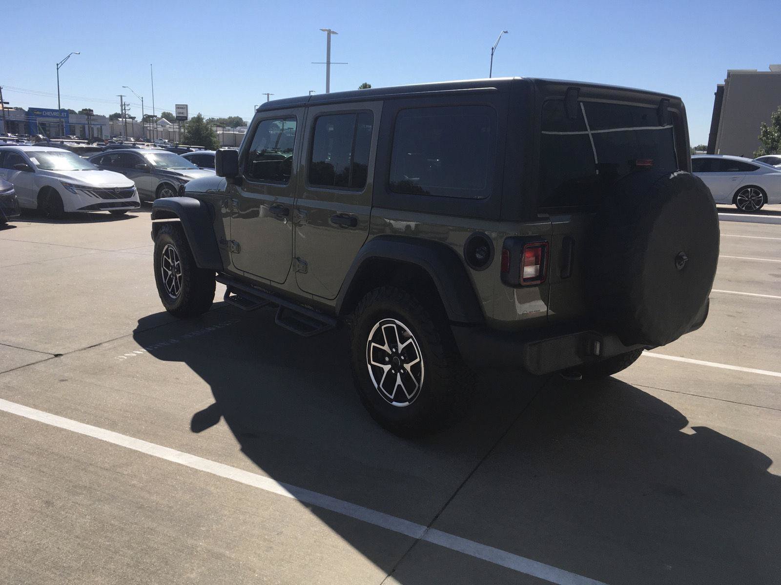 Used 2026 Jeep Wrangler Unlimited Sport AWD/4WD image 8