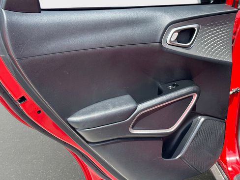 Used 2021 Kia Soul LX FWD image 14