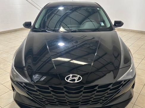 Used 2023 Hyundai Elantra SE FWD image 8