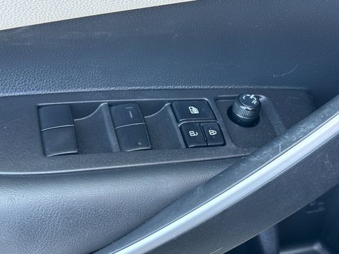 Used 2024 Toyota Corolla SE FWD image 14