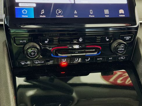 Used 2021 Jeep Grand Cherokee L Limited image 19