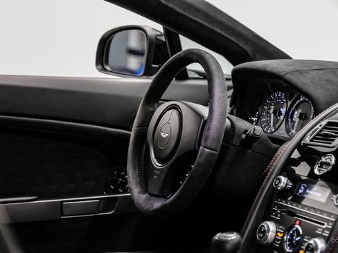 Used 2015 Aston Martin V8 Vantage GT RWD image 57