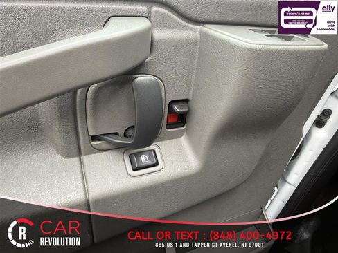 Used 2023 Chevrolet Express 3500 LS image 22
