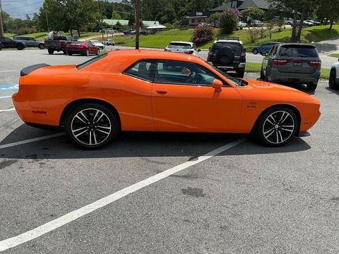 Used 2014 Dodge Challenger SRT8 Core RWD image 3