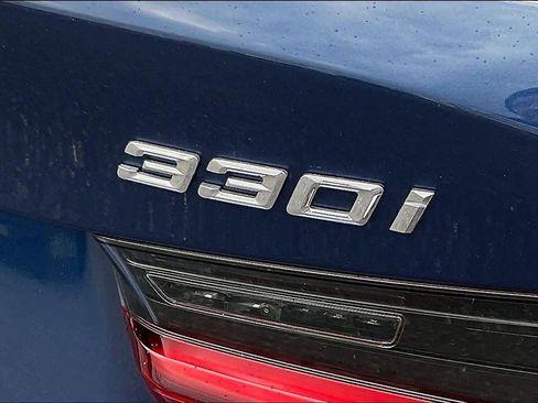 Used 2023 BMW 330i xDrive Sedan w/ Premium Package image 32
