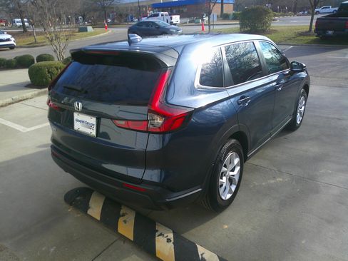 Used 2025 Honda CR-V LX image 13