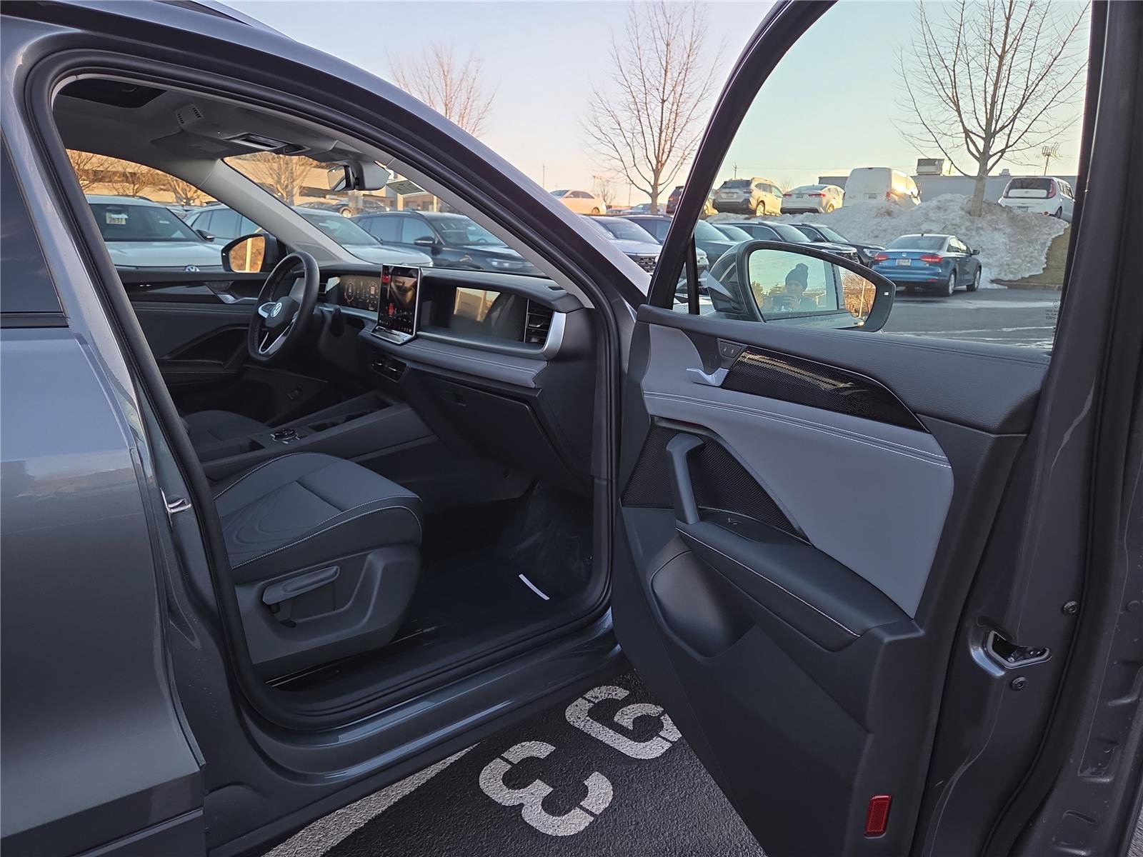 New 2026 Volkswagen Tiguan SE AWD/4WD image 25