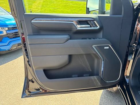 New 2026 Chevrolet Silverado 2500 LTZ w/ LTZ Convenience Package AWD/4WD image 7