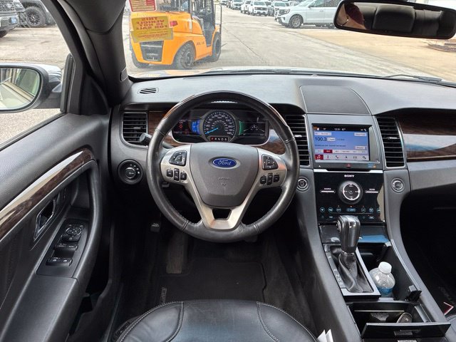 Used 2017 Ford Taurus Limited AWD/4WD image 18