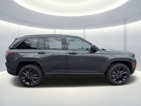 New 2026 Jeep Grand Cherokee Limited AWD/4WD image 3