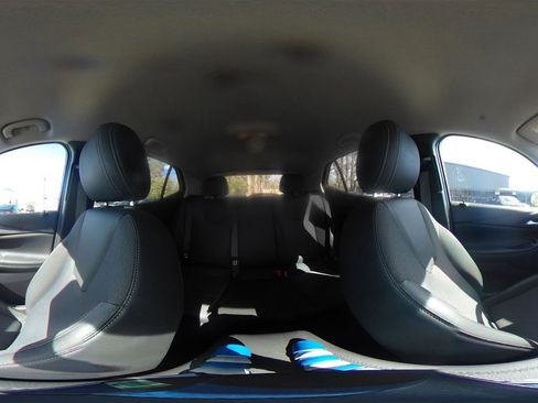 Used 2025 Buick Encore GX Preferred AWD/4WD image 39