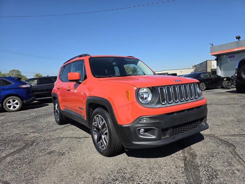 Used 2015 Jeep Renegade Latitude w/ Popular Equipment Group image 2