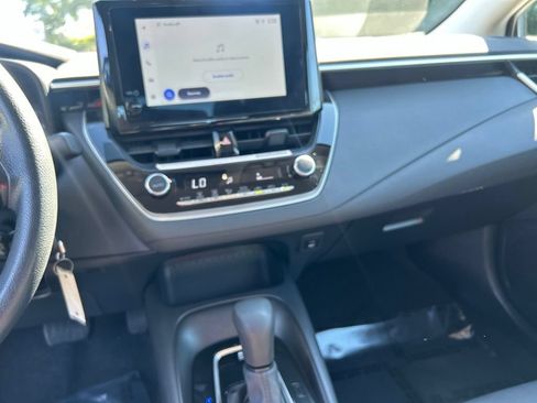 Used 2024 Toyota Corolla LE FWD image 17