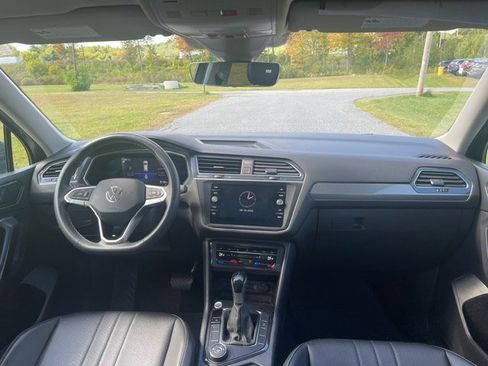 Used 2022 Volkswagen Tiguan SE AWD/4WD image 13