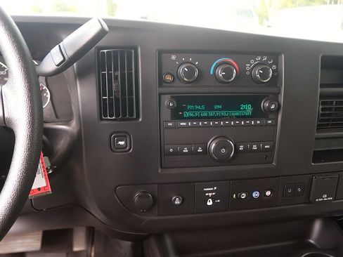 Used 2025 Chevrolet Express 3500 LT w/ LT Preferred Equipment Group RWD image 18