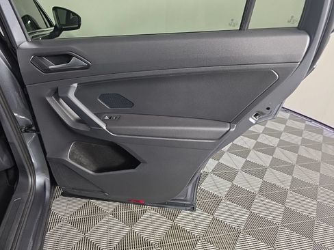 Used 2018 Volkswagen Tiguan SE w/ Panoramic Sunroof Package AWD/4WD image 33