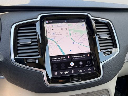 Certified 2023 Volvo XC90 B6 Plus AWD/4WD image 21