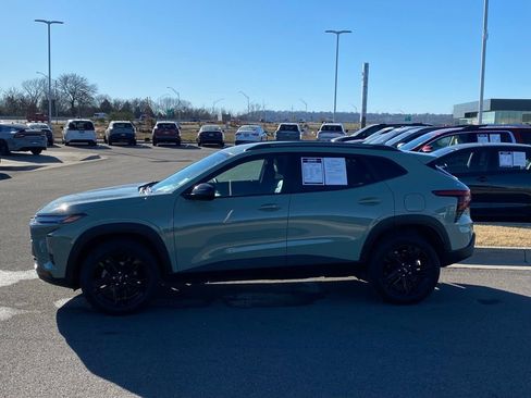 Used 2025 Chevrolet Trax ACTIV w/ Driver Confidence Package image 4