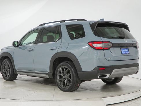 Used 2023 Honda Pilot Elite image 7