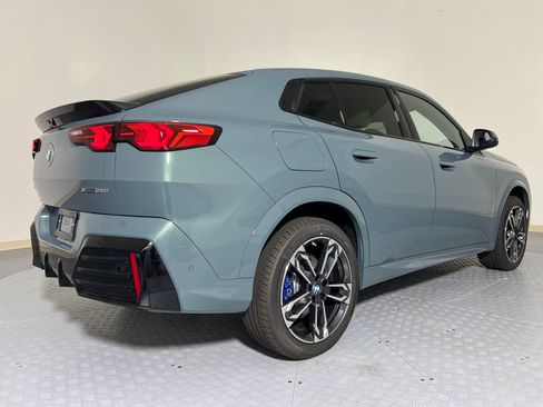 Used 2025 BMW X2 xDrive28i w/ Premium Package image 9