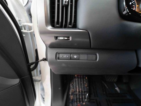 Used 2024 Nissan Pathfinder Rock Creek AWD/4WD image 11