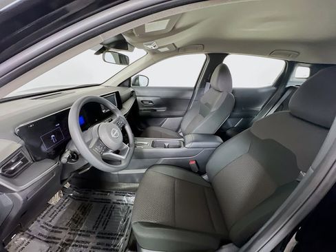 Used 2025 Nissan Kicks S image 17