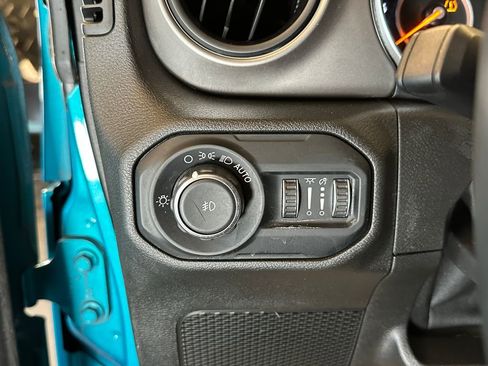 Used 2019 Jeep Wrangler Unlimited Sport S AWD/4WD image 18