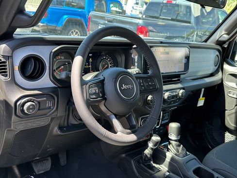 New 2026 Jeep Gladiator Sport AWD/4WD image 15