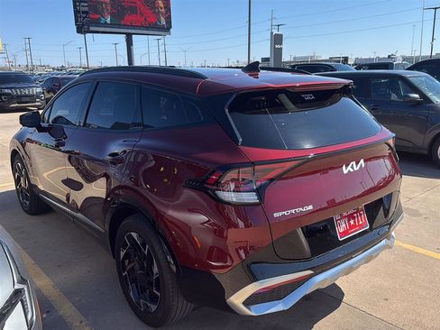Used 2023 Kia Sportage SX image 11