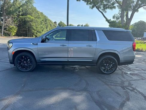 Used 2022 GMC Yukon XL Denali AWD/4WD image 2