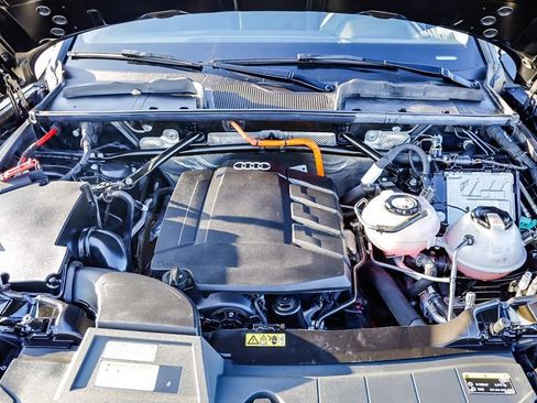 Used 2021 Audi Q5 e Premium Plus w/ Premium Plus Package image 28