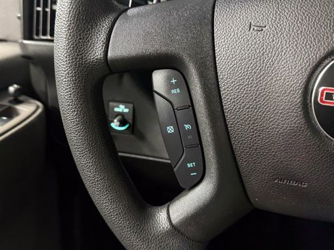 Used 2017 GMC Savana 3500 LS image 22