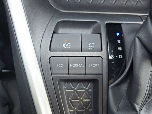 Used 2025 Toyota RAV4 LE FWD image 32