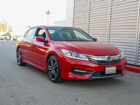 Used 2016 Honda Accord Sport image 2