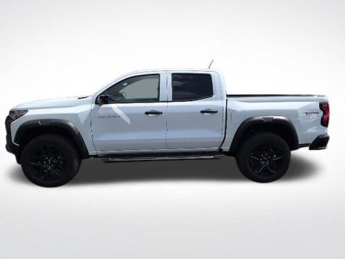 Used 2024 Chevrolet Colorado Trail Boss w/ Advanced Trailering Package AWD/4WD image 8