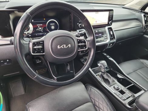 Used 2022 Kia Sorento SX image 2