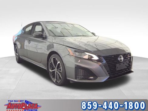 Used 2023 Nissan Altima 2.5 SR image 4