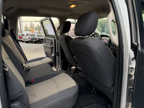 Used 2012 RAM 3500 ST w/ Chrome Appearance Group image 12