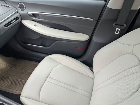 Used 2023 Hyundai Sonata Limited image 16