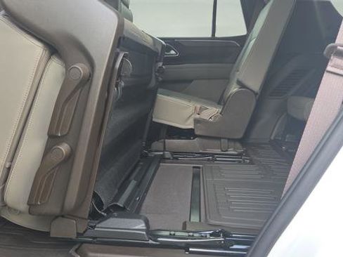 Used 2023 GMC Yukon SLT image 24
