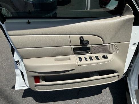 Used 2011 Ford Crown Victoria Police Interceptor w/ Trunk Pack RWD image 10
