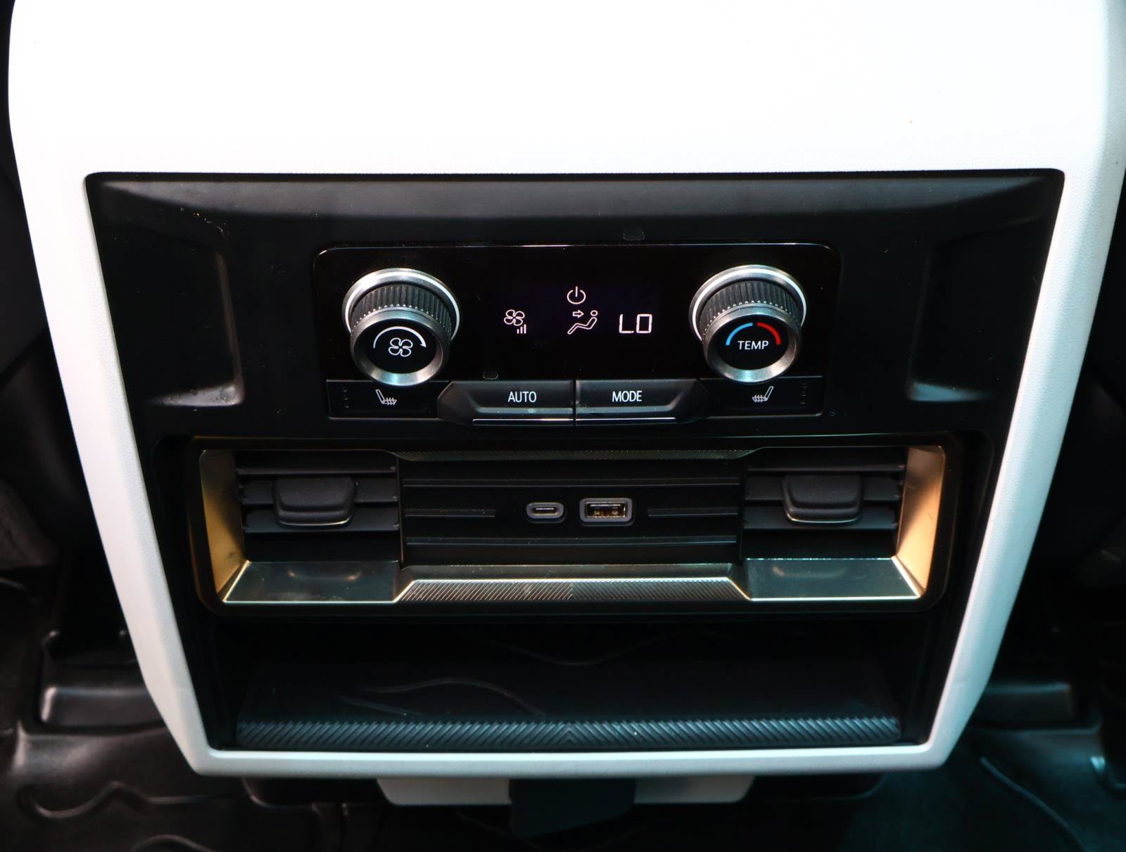 Used 2024 GMC Hummer EV 2X AWD/4WD image 14