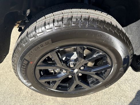 New 2025 Jeep Grand Cherokee Altitude image 18