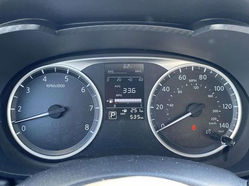 Used 2025 Nissan Versa S w/ Trunk Package image 24