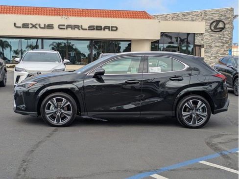New 2026 Lexus UX 300h AWD image 8