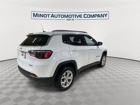 Certified 2024 Jeep Compass Latitude AWD/4WD image 8