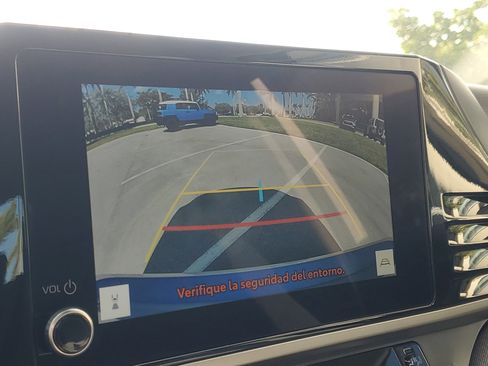 Used 2025 Toyota Camry LE image 27