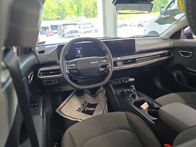 Used 2025 Kia K4 FWD image 12